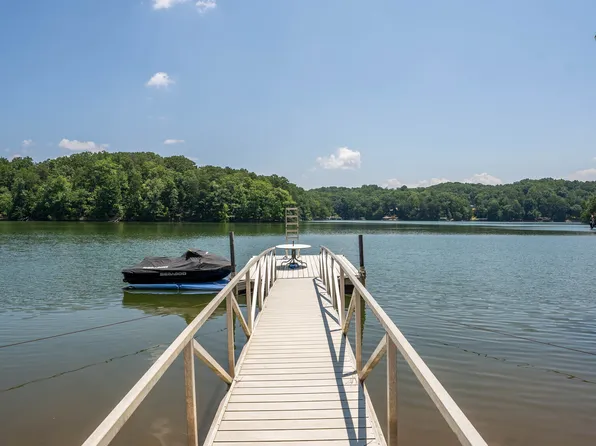 5231 Laurel Cir, Gainesville, GA 30506