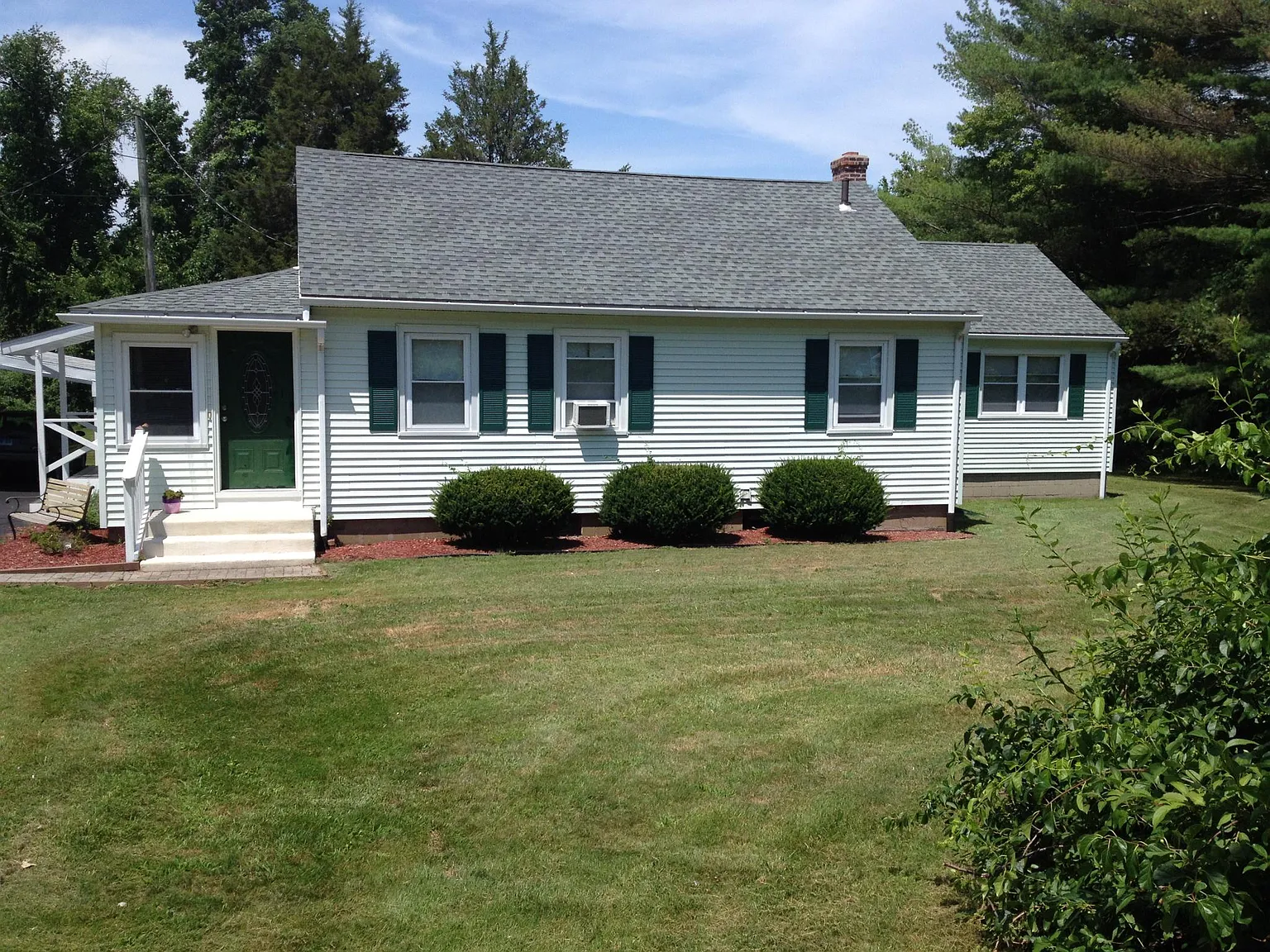 2 bed, 1.5 bath, 1400 sqft, $2,400 — Photo 1