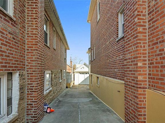 4th image of 2314 Pearsall Ave
