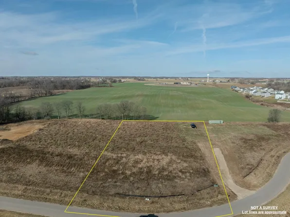 Calming Meadows Ct, Middleville, MI 49333