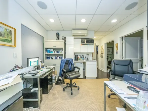 580 Park Avenue image 2 of 5