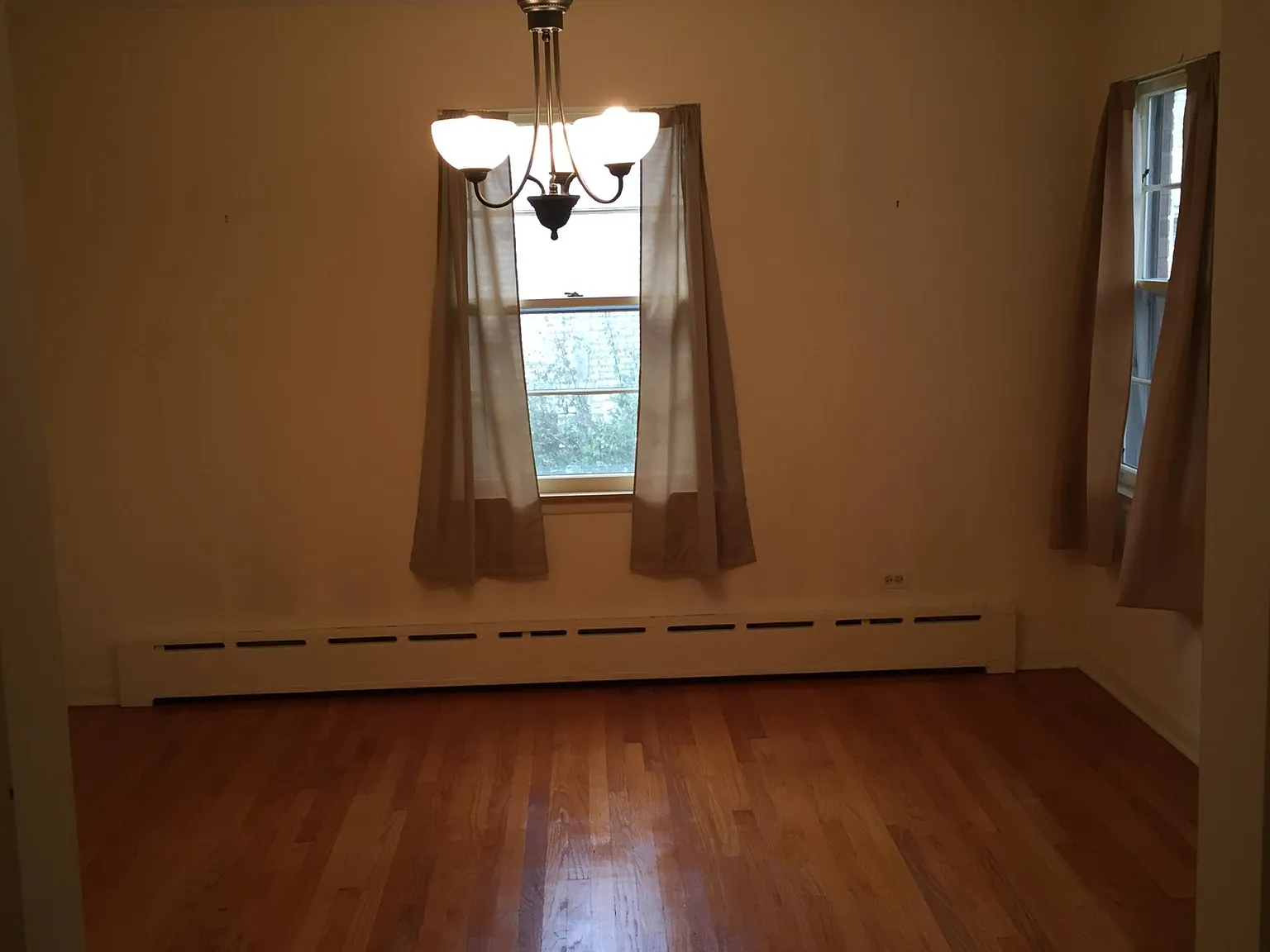 240 Prairie Ave photo 1