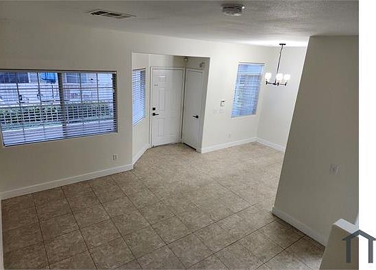 4th image of 929 Dusty Creek St