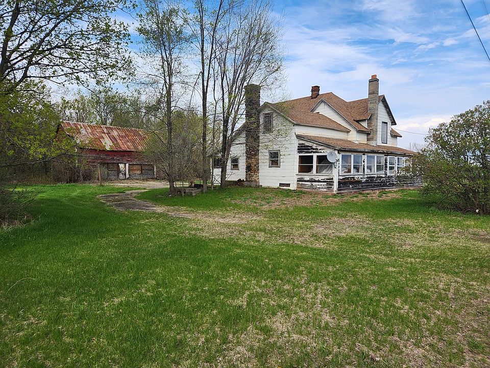 2nd image of 215 Dashnaw Rd
