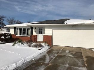 11890 Johnson Dr, Parma, OH