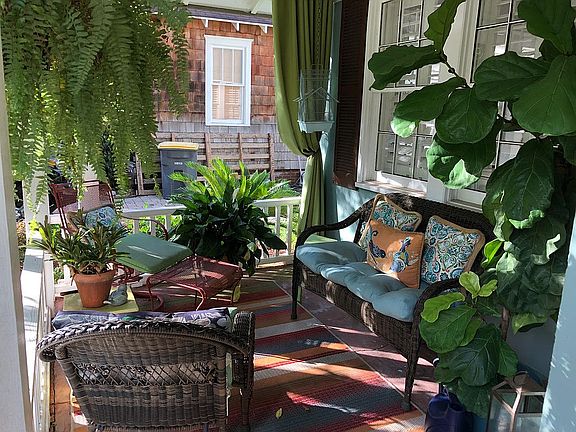 4th image of 1755 Greenwood Ave
