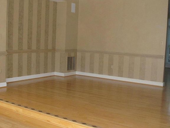 4th image of 10527 Tuckerman Heights Cir