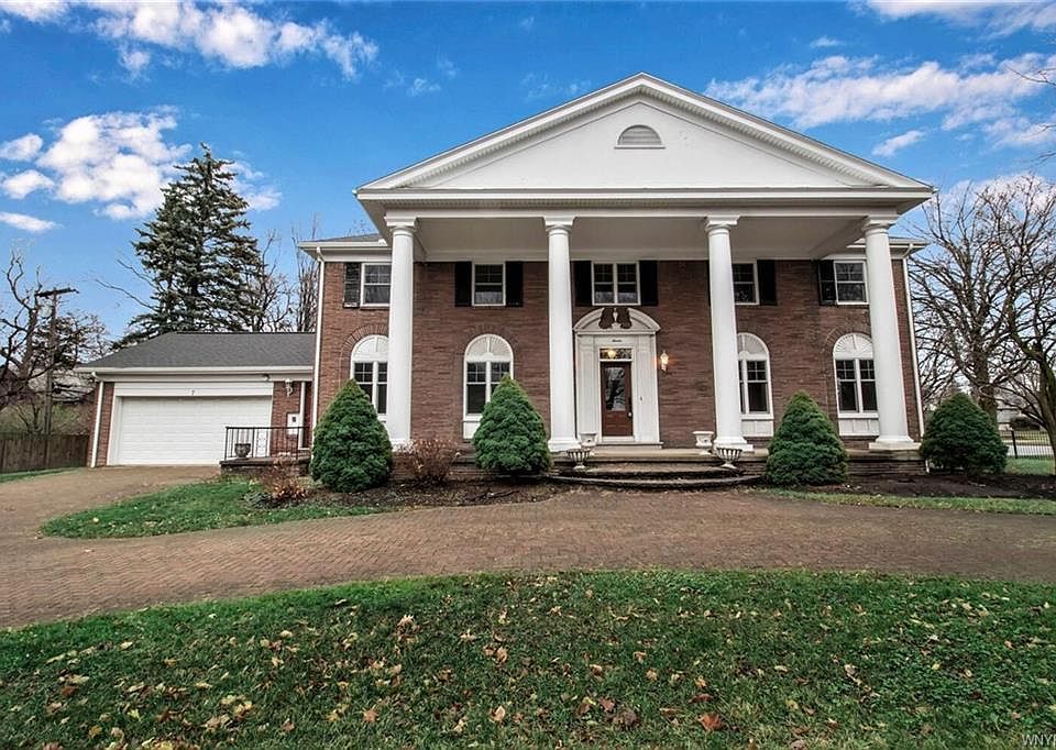 1st image of 7 Park Cir