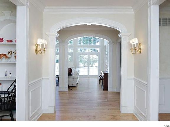 3rd image of 8 Oakleigh Ln