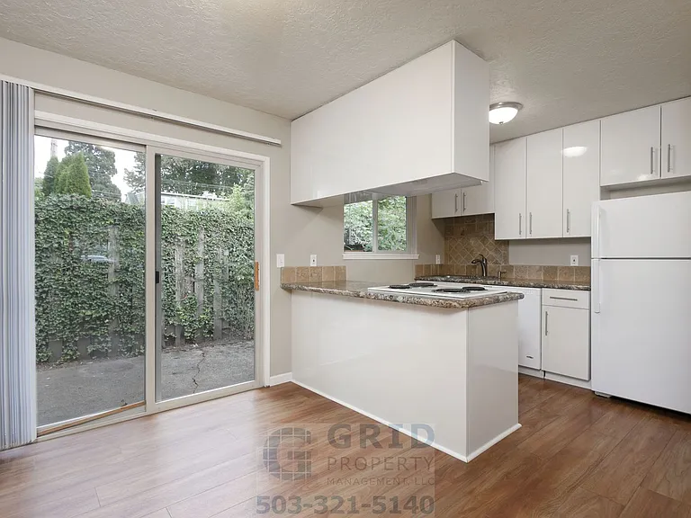 5105 SE Stark St #A — Photo 6
