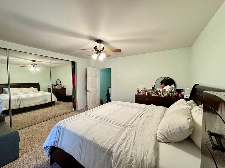 9463 Gold Coast Dr #H5 — Photo 4