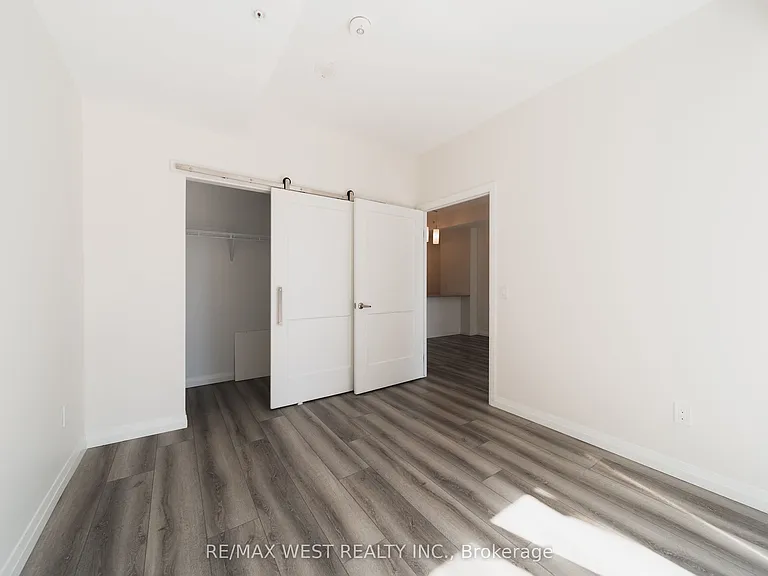 108 Garment St — Photo 4