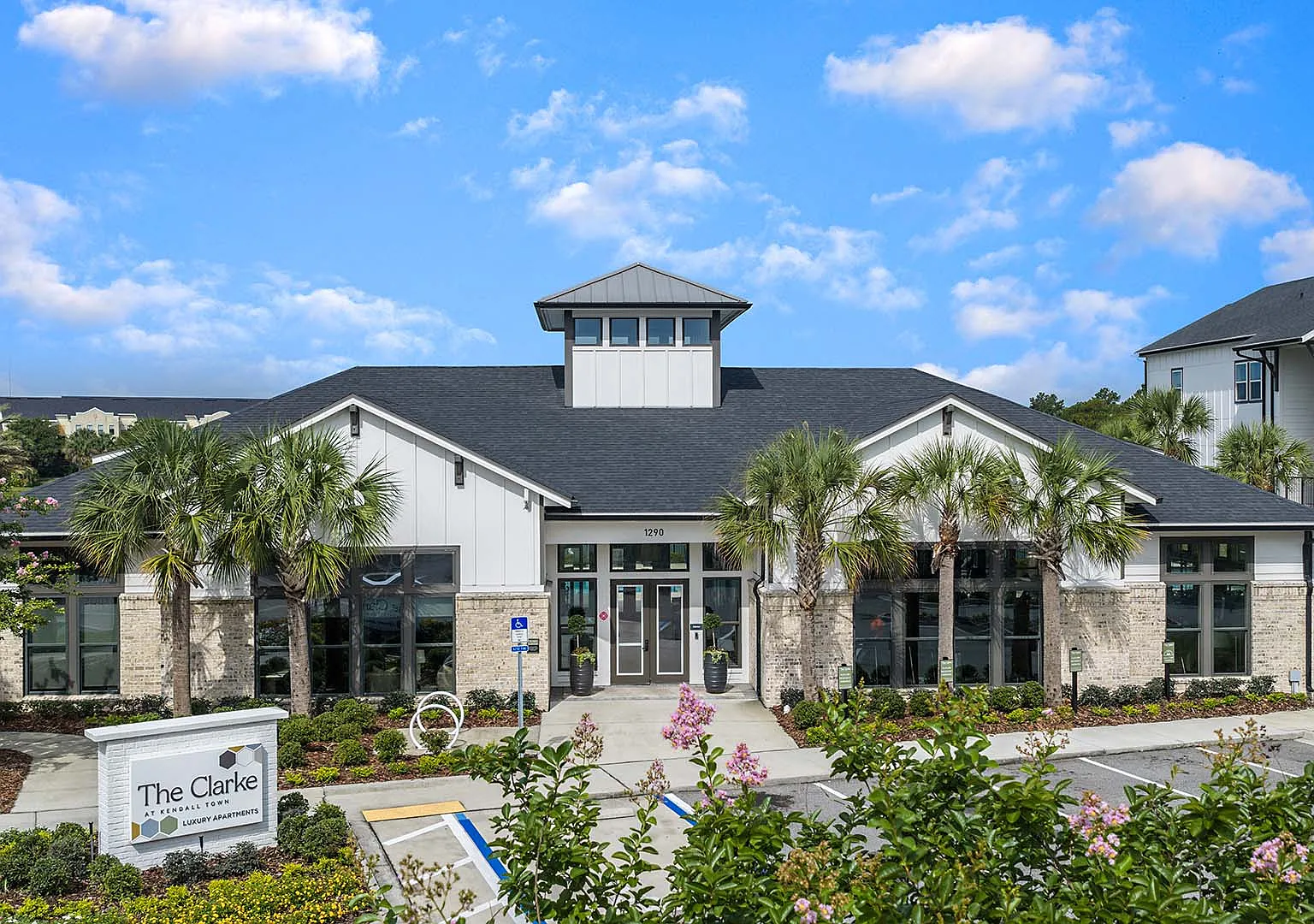 The Clarke at Kendall Town Apartments — Photo 2