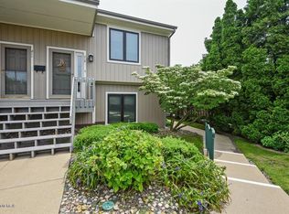 213 Wayne St, Saint Joseph, MI 49085