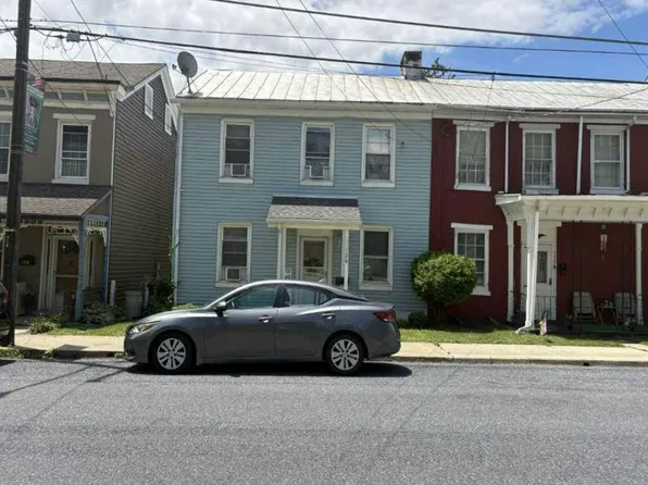 126 E Main St, Shoemakersville, PA 19555