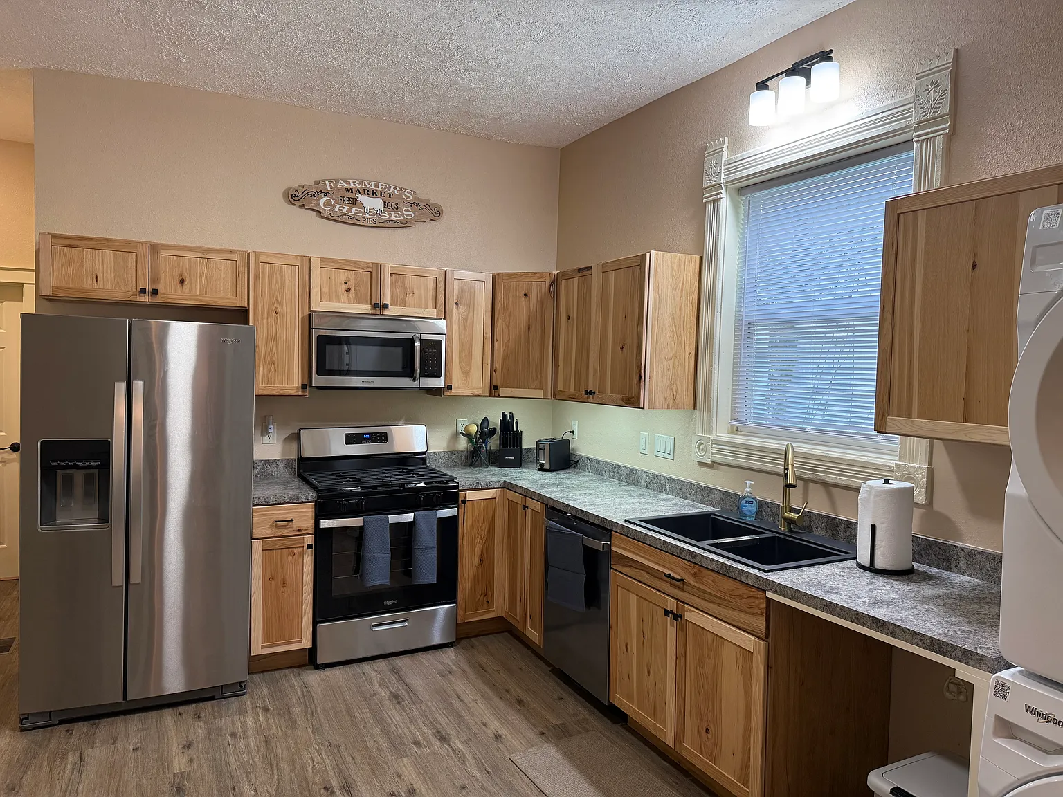 1 bed, 800 sqft, $1,600 — Photo 2