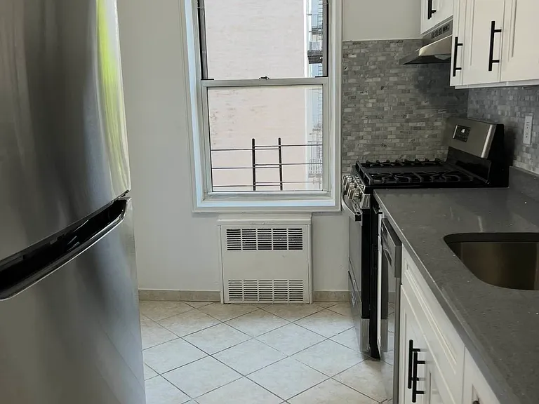30-44 29th St #4B — Photo 2