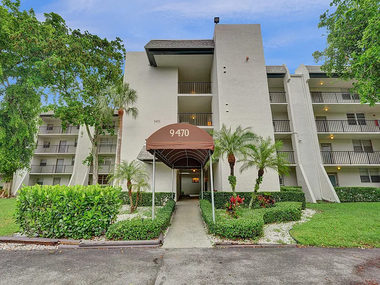 9470 Poinciana Pl #308 — Photo 2