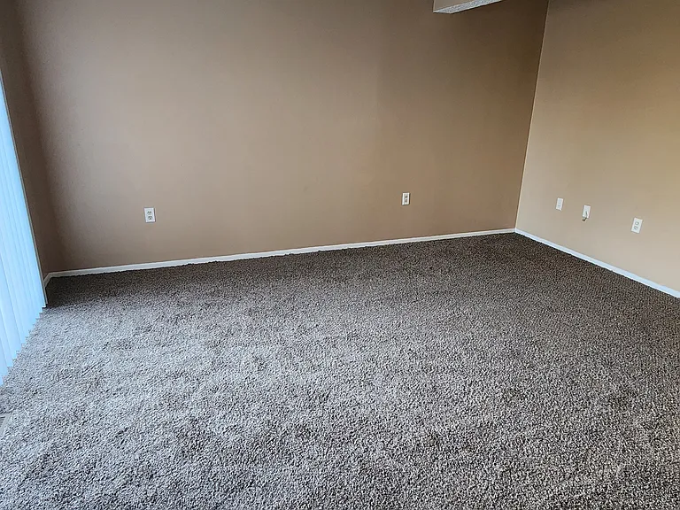 1310 E North St #9 — Photo 3