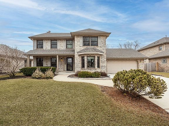 3rd image of 20W505 Elizabeth Dr