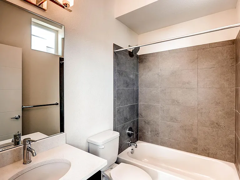 3415 Larimer St #101 — Photo 20