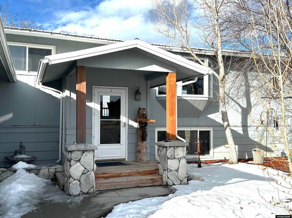 61 Eagle Rd, Riverton, WY 82501