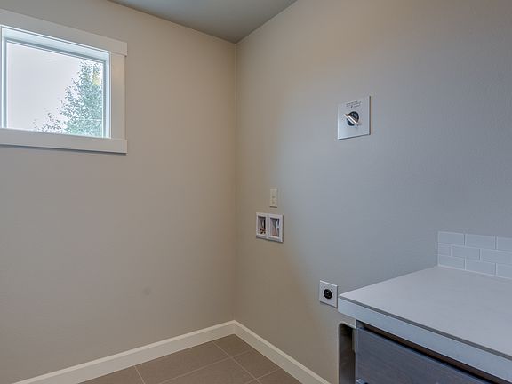 2nd image of 16522 SE 39th St