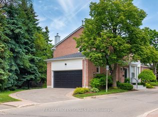 7 Tamarack Cir, Toronto, ON M9P3T9