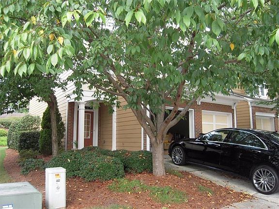 2nd image of 1666 Granville Ct