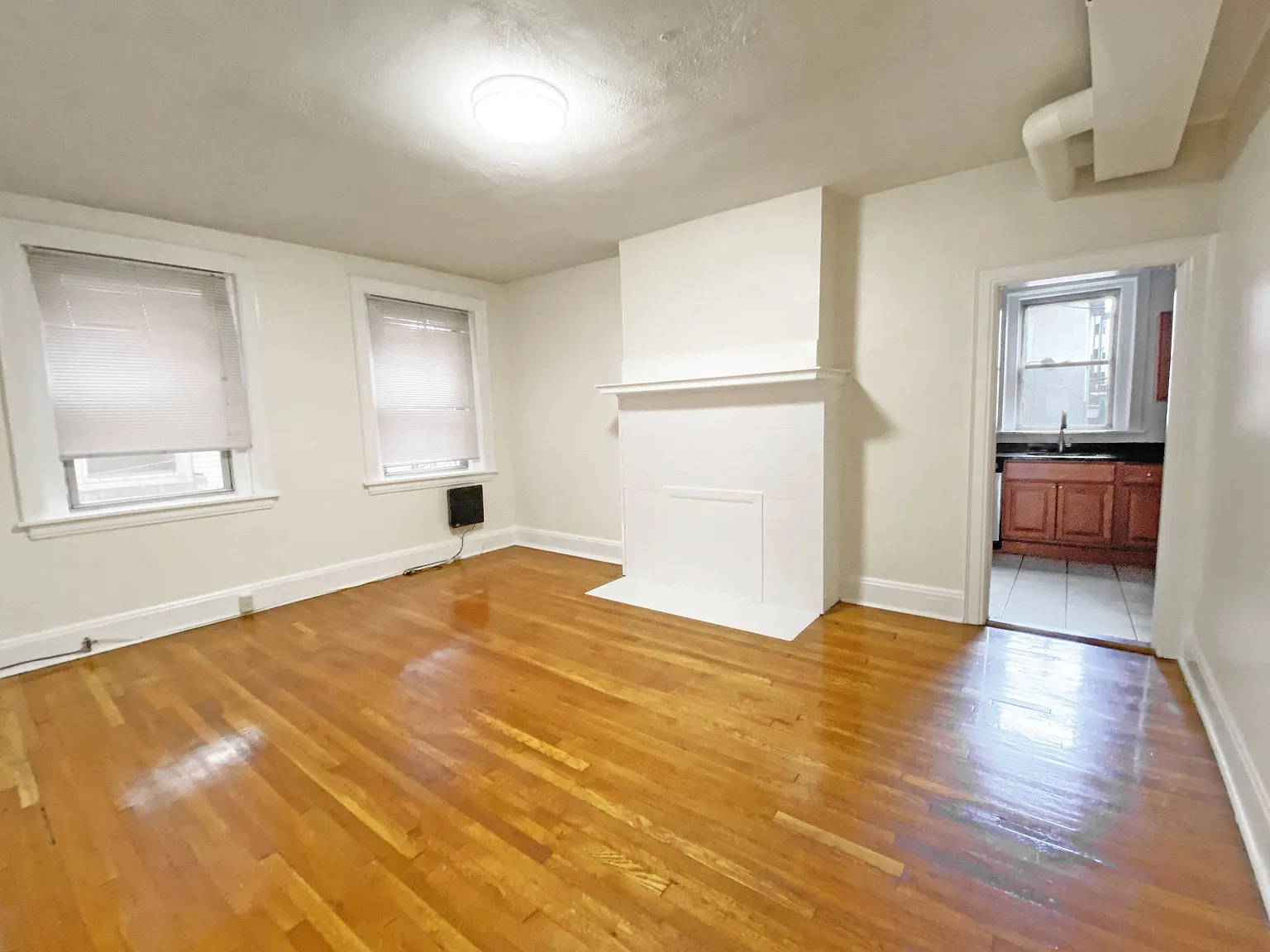 Holden Street Apartments — Photo 1