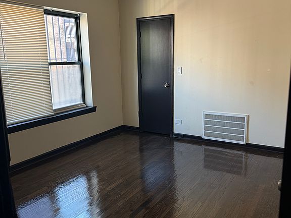 4th image of 8225 S Ingleside Ave #1W