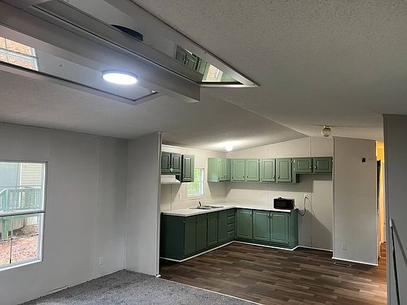 3rd image of 3038 Crenson Dr