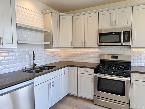 5th image of 314 W 6th St #501