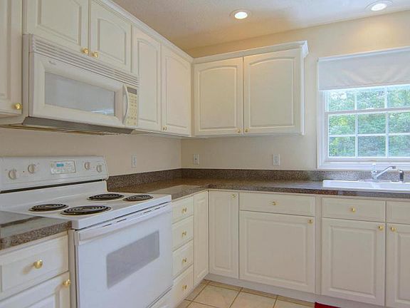 5th image of 1528 Justice Ln