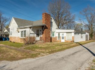 712 S Mulkey St, Christopher, IL
