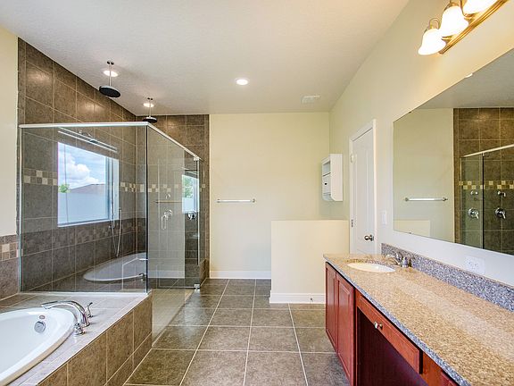 4th image of 100 Blanco Dr