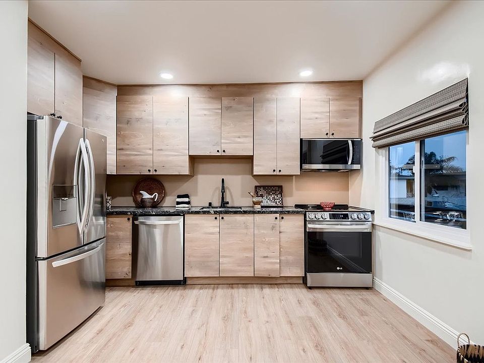 1st image of 3034-3040 Newell St #3038