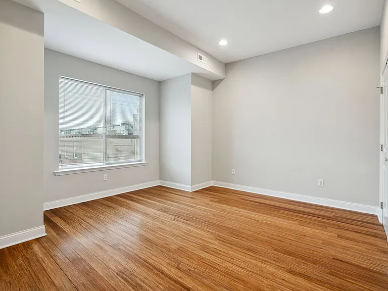 1633 Carpenter St — Photo 18