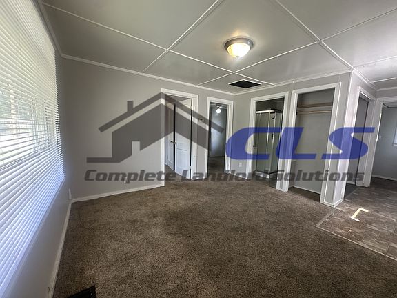 3rd image of 916 Kussner St #916
