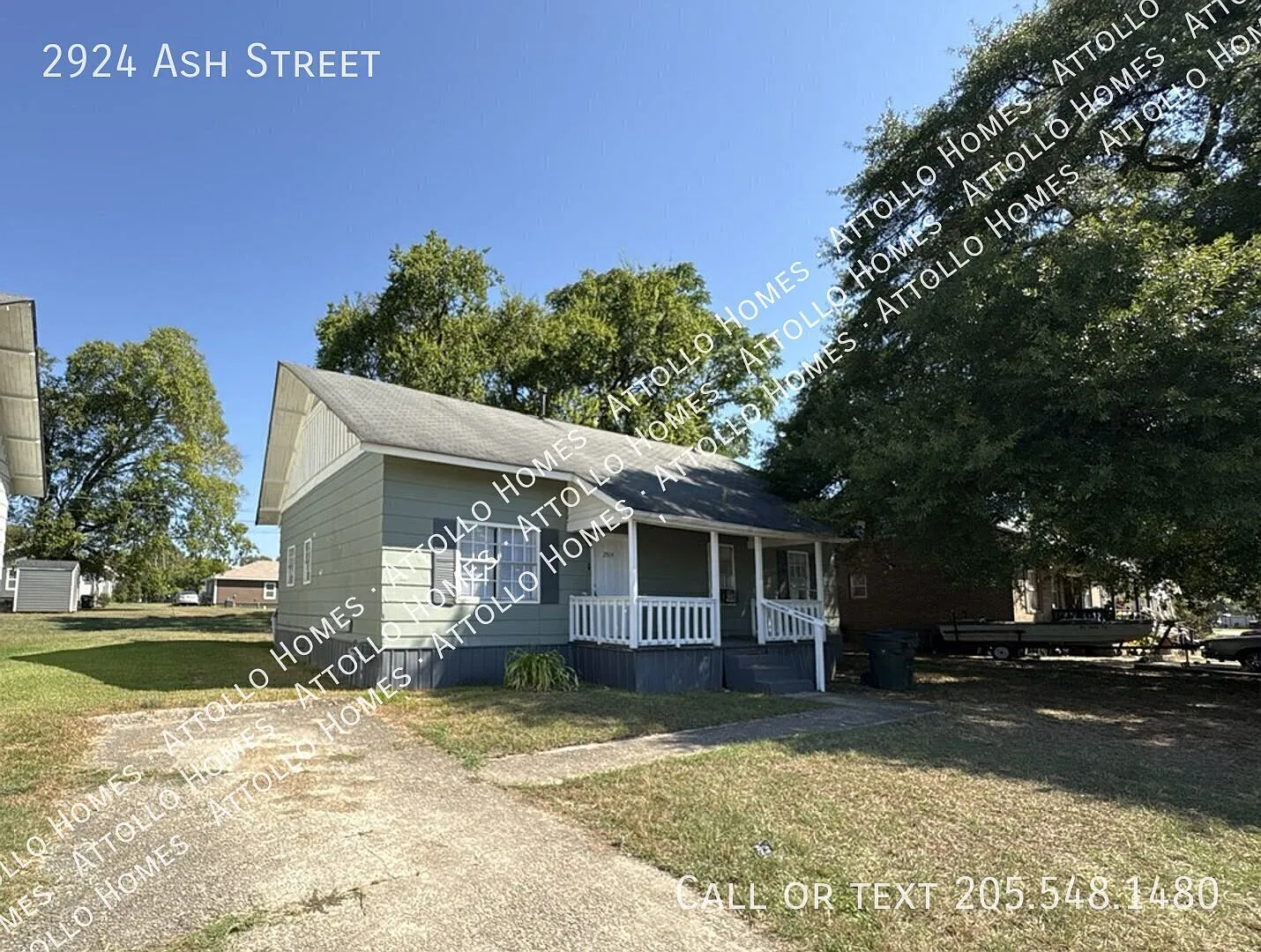 Spacious 4-Bedroom Home with Large Yard — Photo 2