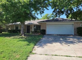 6114 NW Cheyenne Ave, Lawton, OK 73505