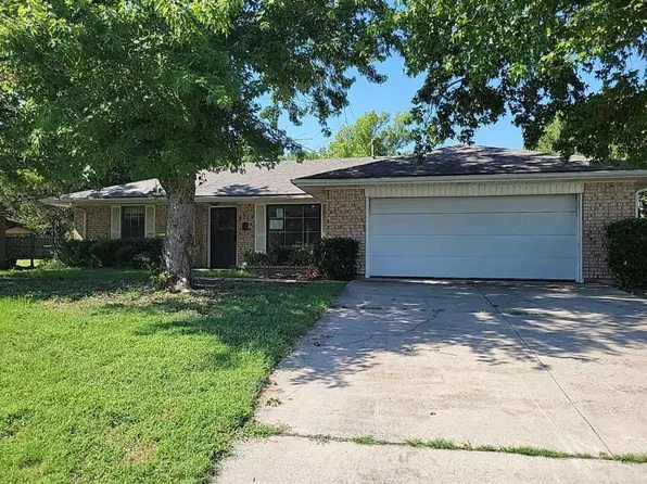 6114 NW Cheyenne Ave, Lawton, OK 73505