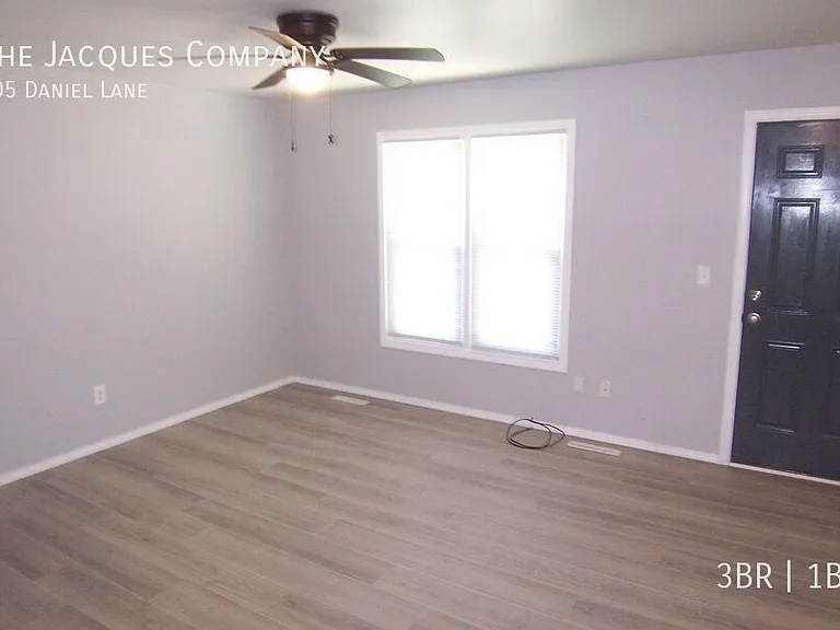 605 Daniel Ln — Photo 7