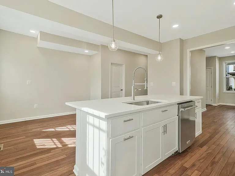 444 Kenyon St NW — Photo 12