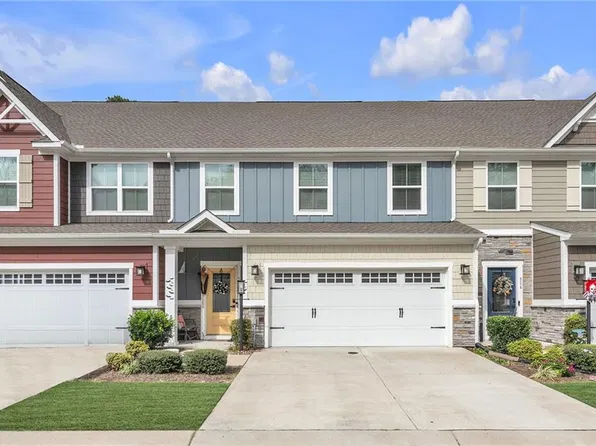 518 Eldridge Ln, Chesapeake, VA 23323