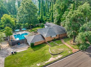1900 W Hoyt Dr, Longview, TX 75601