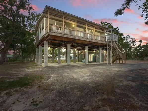 17 SW 282nd Ave, Steinhatchee, FL 32359