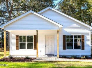 102 N Maple Ave, Kenly, NC 27542