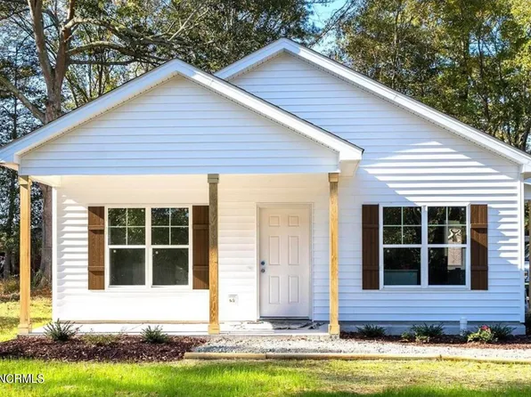 102 N Maple Avenue, Kenly, NC 27542