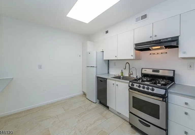 467 Valley St #1A — Photo 23